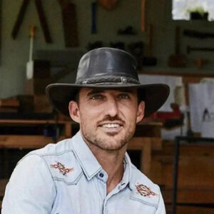 Kangaroo Crossing Buffalo Hide Hat Sz XL